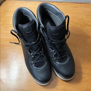 Women's COLE HANN Zerogrand city lace up wedge boots. Size 9.5